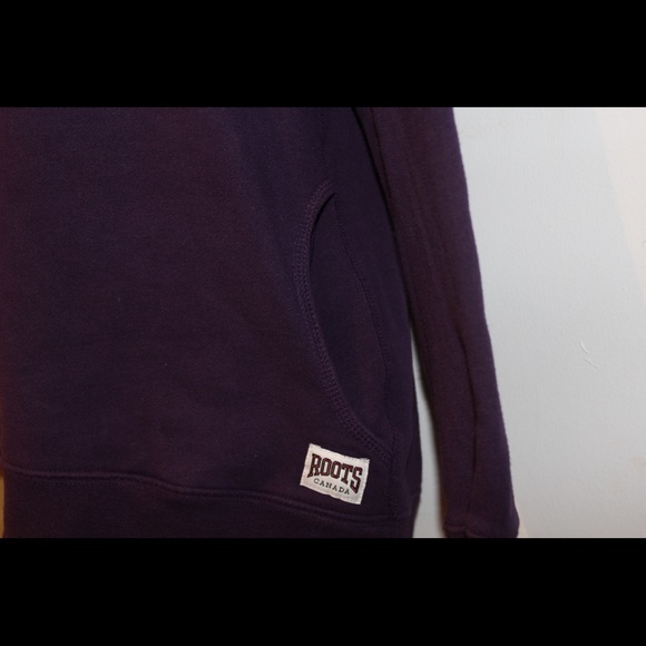 Roots Crewneck with Pockets - Picture 2 of 3